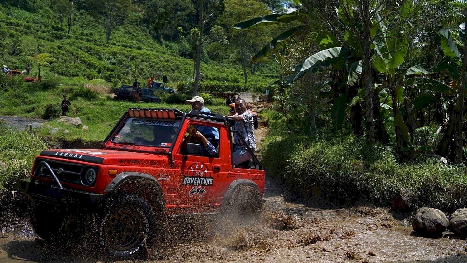 Nikmati Pesona Wisata Jeep Kemuning Kebun Teh Karanganyar