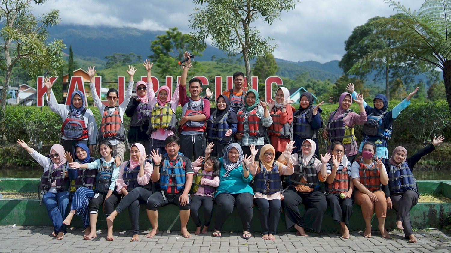 Persiapan Sebelum Menjajal Kali Pucung River Tubing